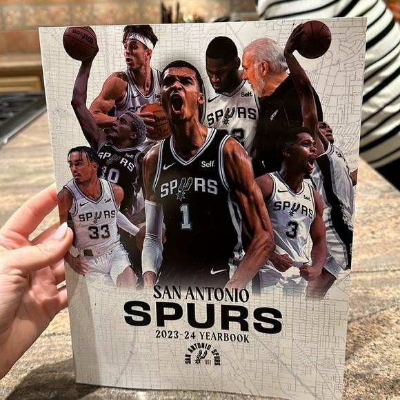 San Antonio 2023-2024 Spurs Yearbook (Wemby’s Rookie Year!!) - Picture 1 of 7